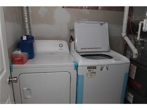 2-696 Ninth Avenue, Hamilton, ON - Indoor Photo Showing Laundry Room