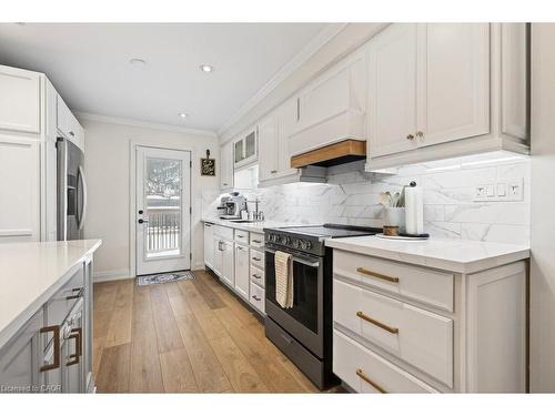 16 Forestgate Drive, Hamilton, ON - Indoor Photo Showing Kitchen With Upgraded Kitchen