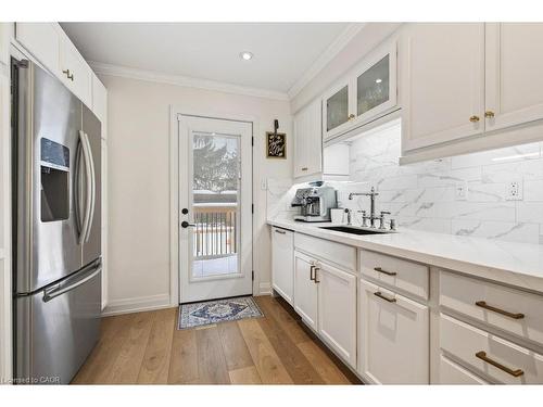 16 Forestgate Drive, Hamilton, ON - Indoor Photo Showing Kitchen