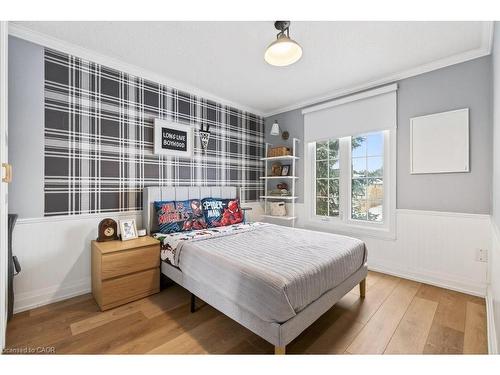 16 Forestgate Drive, Hamilton, ON - Indoor Photo Showing Bedroom