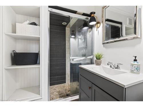 16 Forestgate Drive, Hamilton, ON - Indoor Photo Showing Bathroom