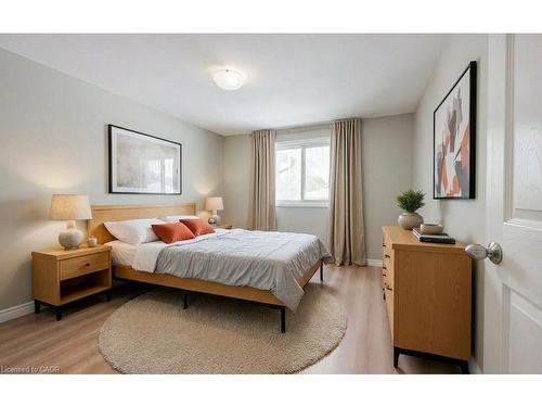 C-785 Patterson Place, Cambridge, ON - Indoor Photo Showing Bedroom