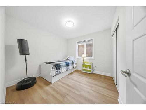 28 Celano Drive, Waterdown, ON - Indoor Photo Showing Bedroom