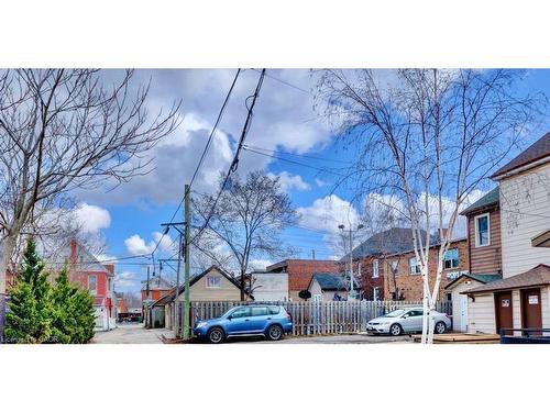 895 Barton Street E, Hamilton, ON - Outdoor