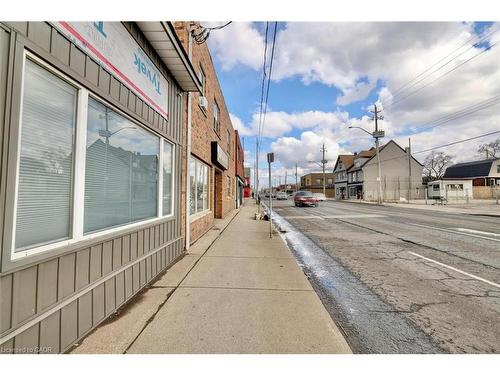 895 Barton Street E, Hamilton, ON - Outdoor