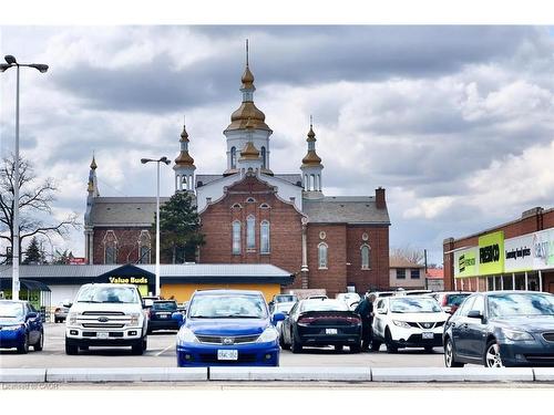 895 Barton Street E, Hamilton, ON - Outdoor