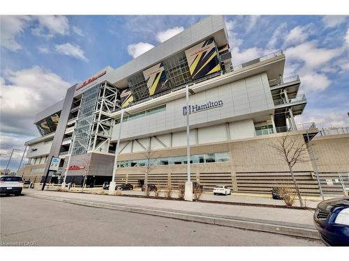895 Barton Street E, Hamilton, ON - Outdoor