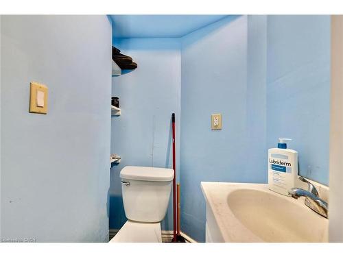 895 Barton Street E, Hamilton, ON - Indoor Photo Showing Bathroom