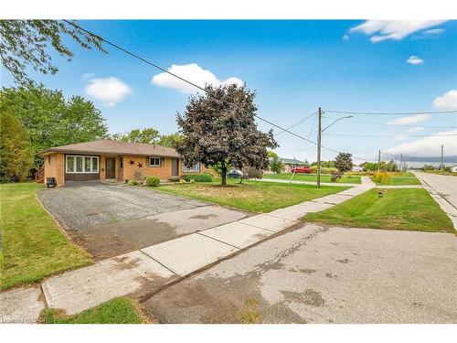 49 Erie Avenue N, Fisherville, ON - Outdoor