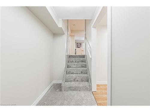 106 Highbury Drive, Stoney Creek, ON - Indoor Photo Showing Other Room