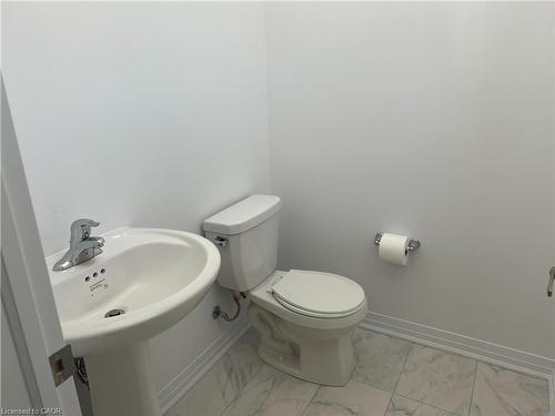 95 Manuel Street, Stratford, ON - Indoor Photo Showing Bathroom