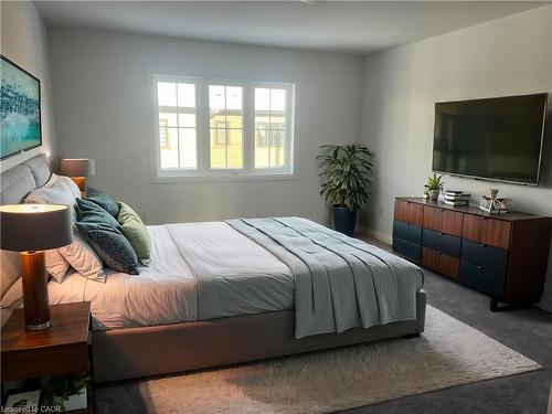 95 Manuel Street, Stratford, ON - Indoor Photo Showing Bedroom