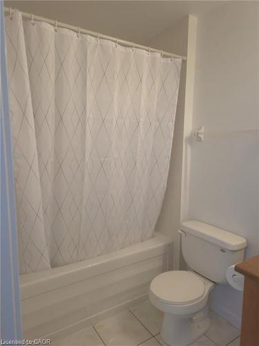 620-404 King Street W, Kitchener, ON - Indoor Photo Showing Bathroom