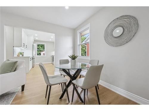 56 Dover Street, Waterloo, ON - Indoor Photo Showing Dining Room