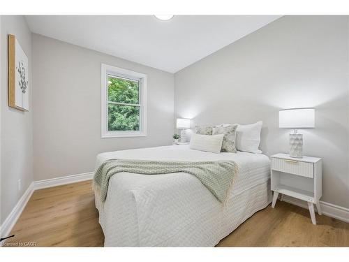 56 Dover Street, Waterloo, ON - Indoor Photo Showing Bedroom