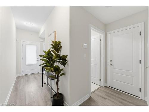 38-40 Zinfandel Drive, Stoney Creek, ON - Indoor Photo Showing Other Room