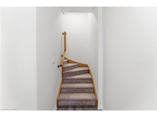 38-40 Zinfandel Drive, Stoney Creek, ON - Indoor Photo Showing Other Room