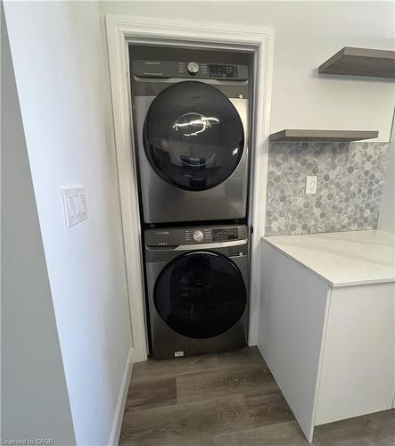 44 Madison Avenue, Hamilton, ON - Indoor Photo Showing Laundry Room