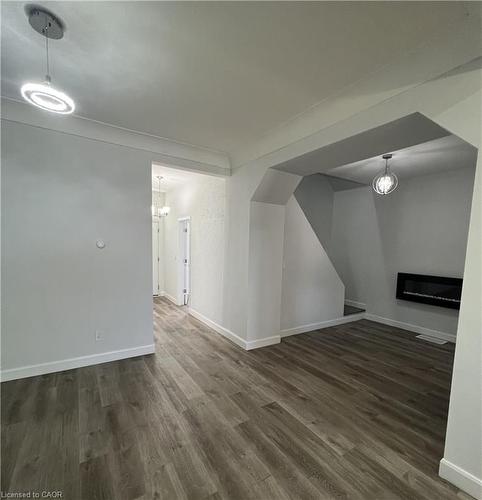 44 Madison Avenue, Hamilton, ON - Indoor Photo Showing Other Room