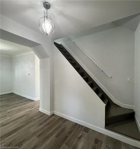 44 Madison Avenue, Hamilton, ON - Indoor Photo Showing Other Room