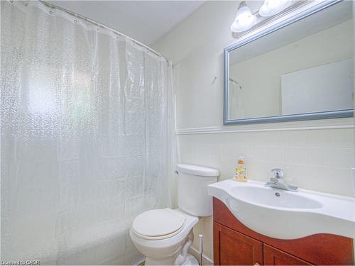 24 Prince Street, Kitchener, ON - Indoor Photo Showing Bathroom