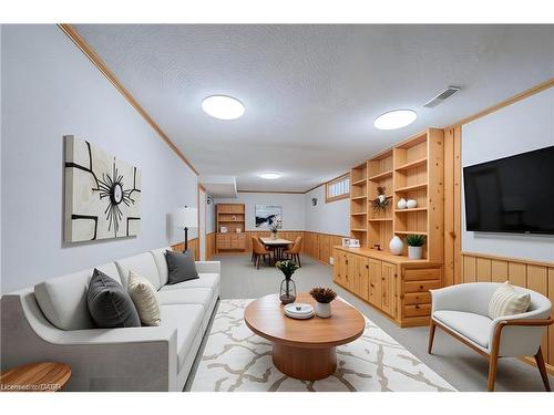 24 Prince Street, Kitchener, ON - Indoor Photo Showing Living Room