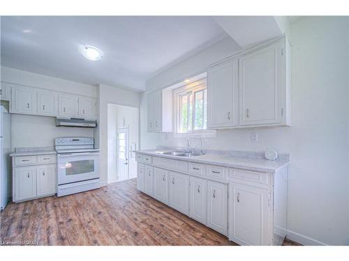 24 Prince Street, Kitchener, ON - Indoor Photo Showing Kitchen