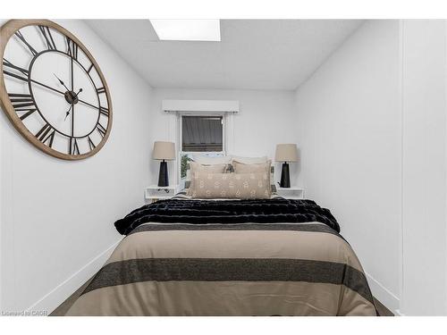 11 Ford Street, Hamilton, ON - Indoor Photo Showing Bedroom