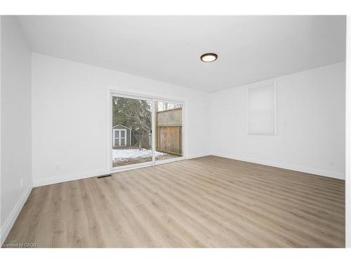 96 London Street N, Hamilton, ON - Indoor Photo Showing Other Room