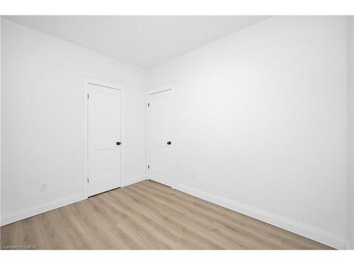 96 London Street N, Hamilton, ON - Indoor Photo Showing Other Room