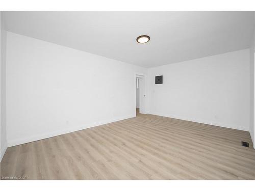 96 London Street N, Hamilton, ON - Indoor Photo Showing Other Room