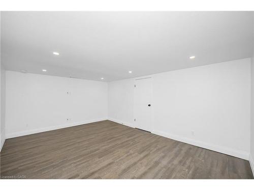 96 London Street N, Hamilton, ON - Indoor Photo Showing Other Room