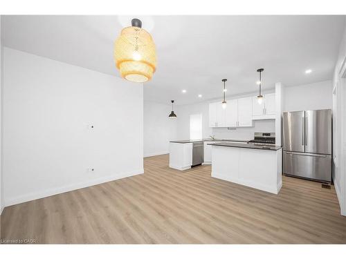 96 London Street N, Hamilton, ON - Indoor Photo Showing Kitchen
