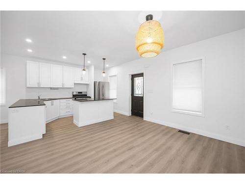 96 London Street N, Hamilton, ON - Indoor Photo Showing Kitchen With Upgraded Kitchen