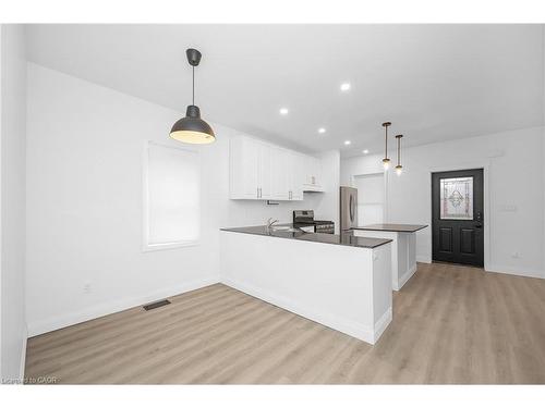 96 London Street N, Hamilton, ON - Indoor Photo Showing Kitchen