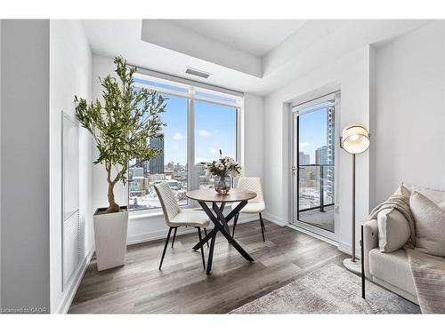 1212-5 Wellington Street S, Kitchener, ON - Indoor