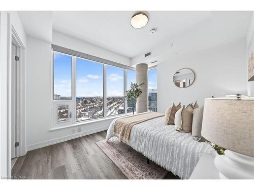 1212-5 Wellington Street S, Kitchener, ON - Indoor Photo Showing Bedroom