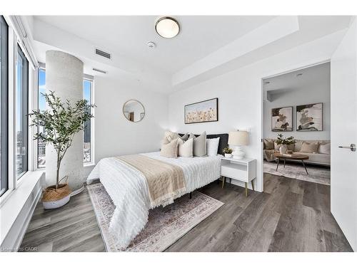 1212-5 Wellington Street S, Kitchener, ON - Indoor Photo Showing Bedroom