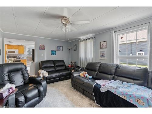 23 Railway Street, Hagersville, ON - Indoor Photo Showing Living Room