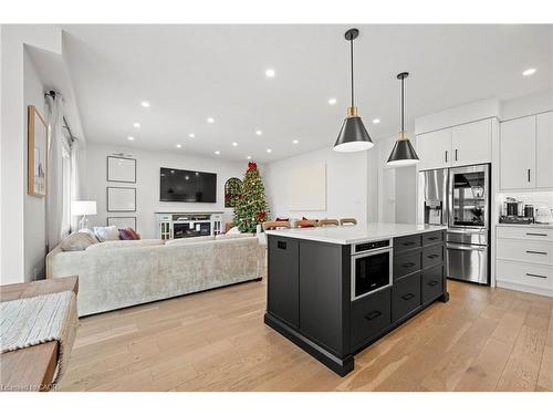 215 Timber Trail Road, Elmira, ON - Indoor Photo Showing Kitchen With Upgraded Kitchen
