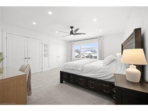 215 Timber Trail Road, Elmira, ON - Indoor Photo Showing Bedroom