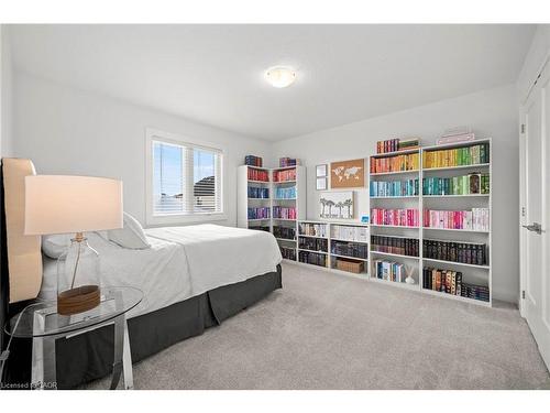 215 Timber Trail Road, Elmira, ON - Indoor Photo Showing Bedroom