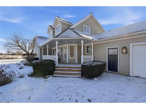 5940 Young Street, Grimsby, ON - Outdoor With Deck Patio Veranda