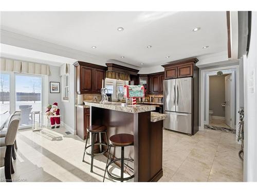 5940 Young Street, Grimsby, ON - Indoor Photo Showing Kitchen