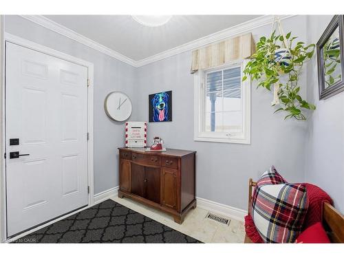 5940 Young Street, Grimsby, ON - Indoor Photo Showing Other Room