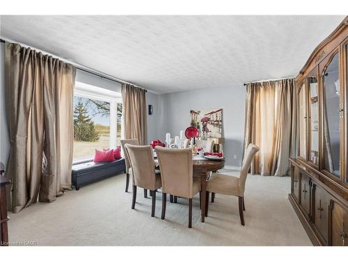 5940 Young Street, Grimsby, ON - Indoor Photo Showing Dining Room