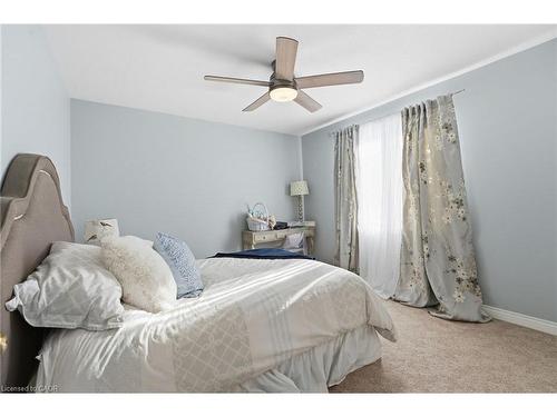 5940 Young Street, Grimsby, ON - Indoor Photo Showing Bedroom