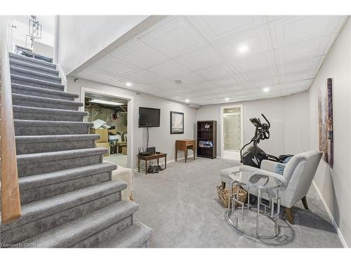 5940 Young Street, Grimsby, ON - Indoor