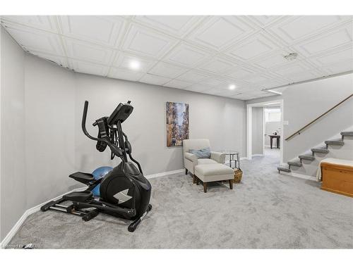5940 Young Street, Grimsby, ON - Indoor Photo Showing Gym Room