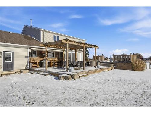 5940 Young Street, Grimsby, ON - Outdoor With Deck Patio Veranda